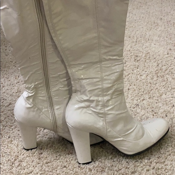 Boots - Picture 3 of 4